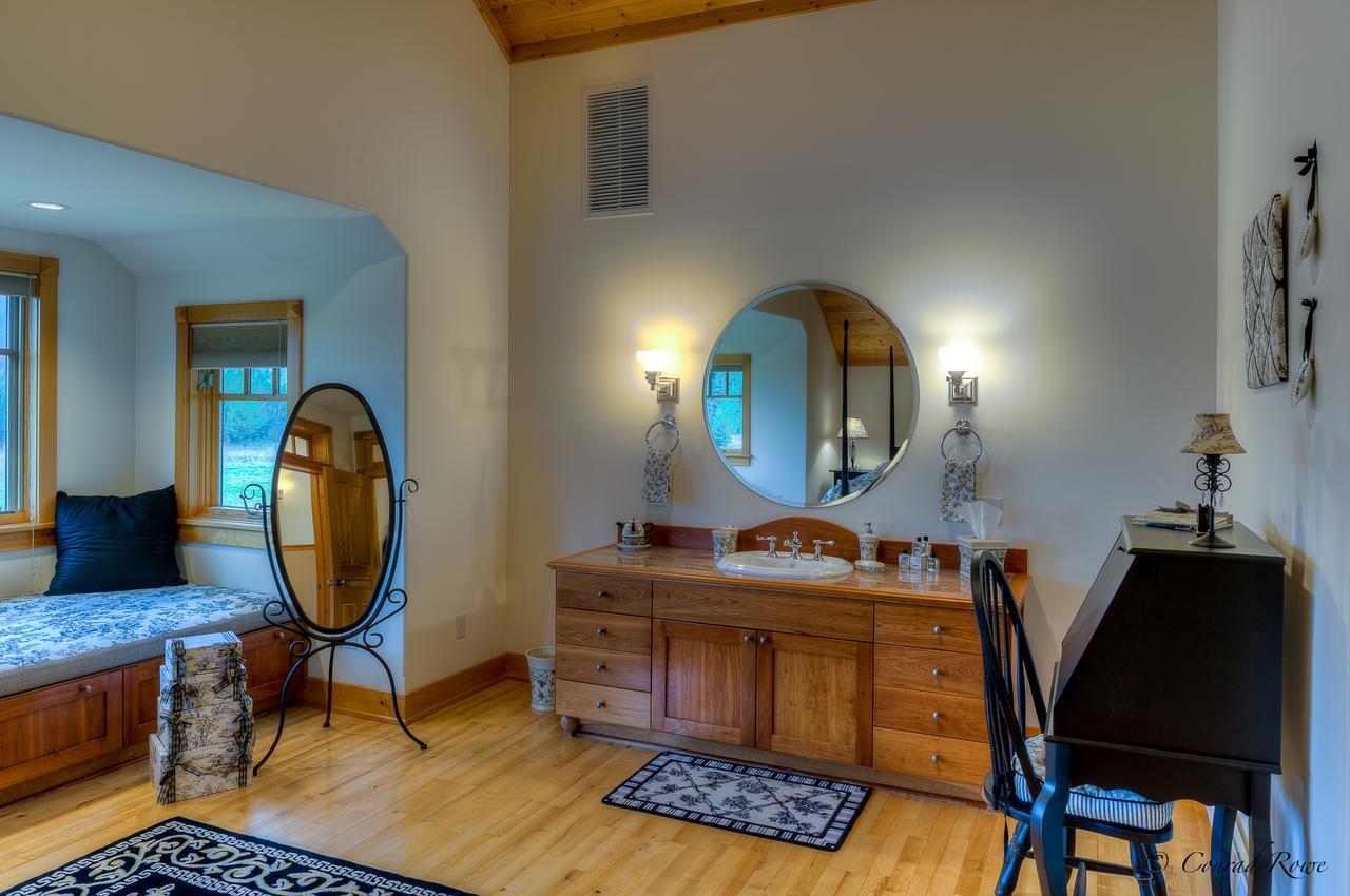 The Lodge At Trout Creek Bed And Breakfast 외부 사진