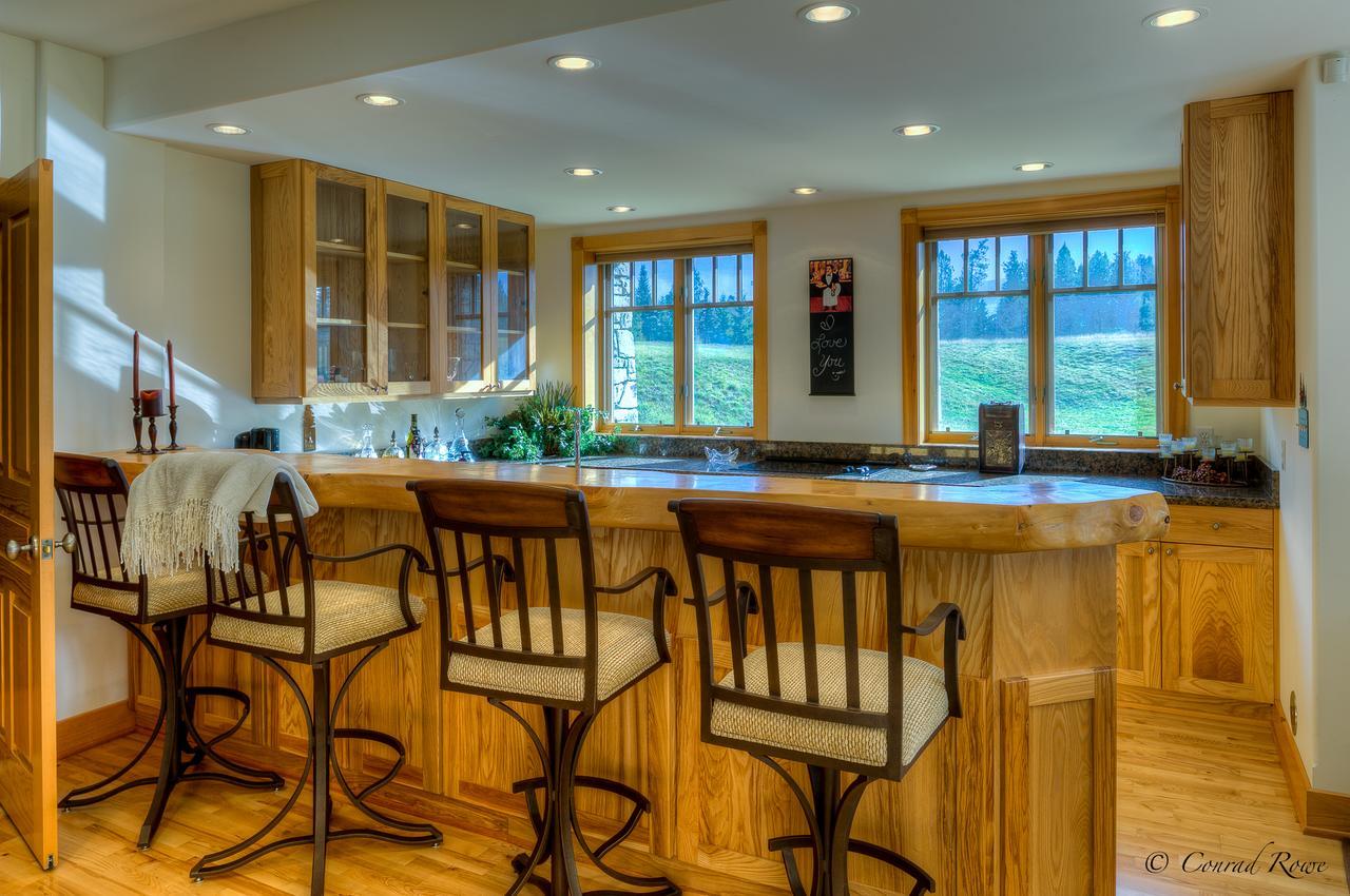 The Lodge At Trout Creek Bed And Breakfast 외부 사진